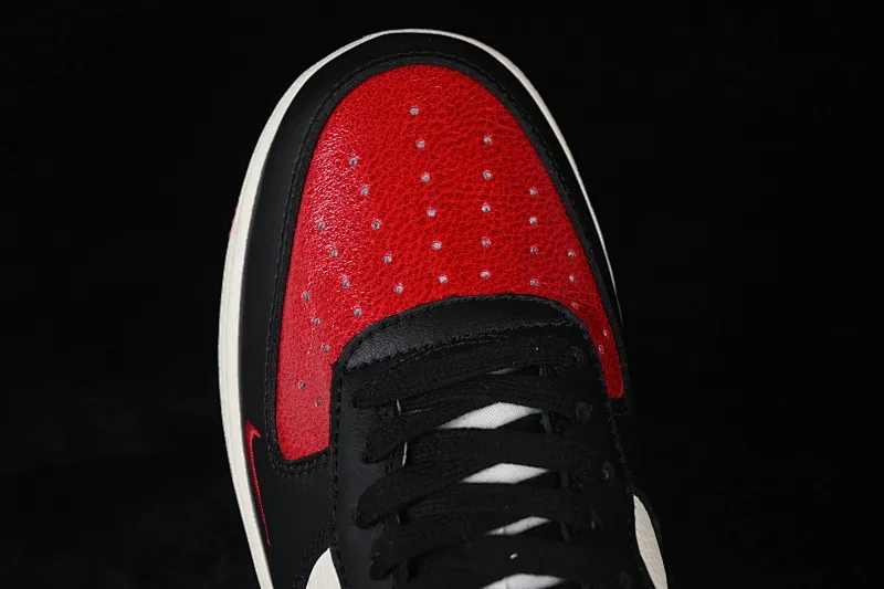 All categories Nk Air Force 1 Air Force series Nk Air Force 1 Low Air Force low-top Nike Air Force 1'07 Low limited edition red and black color matching Air Force 1 low-top casual sneakers KD1688-007